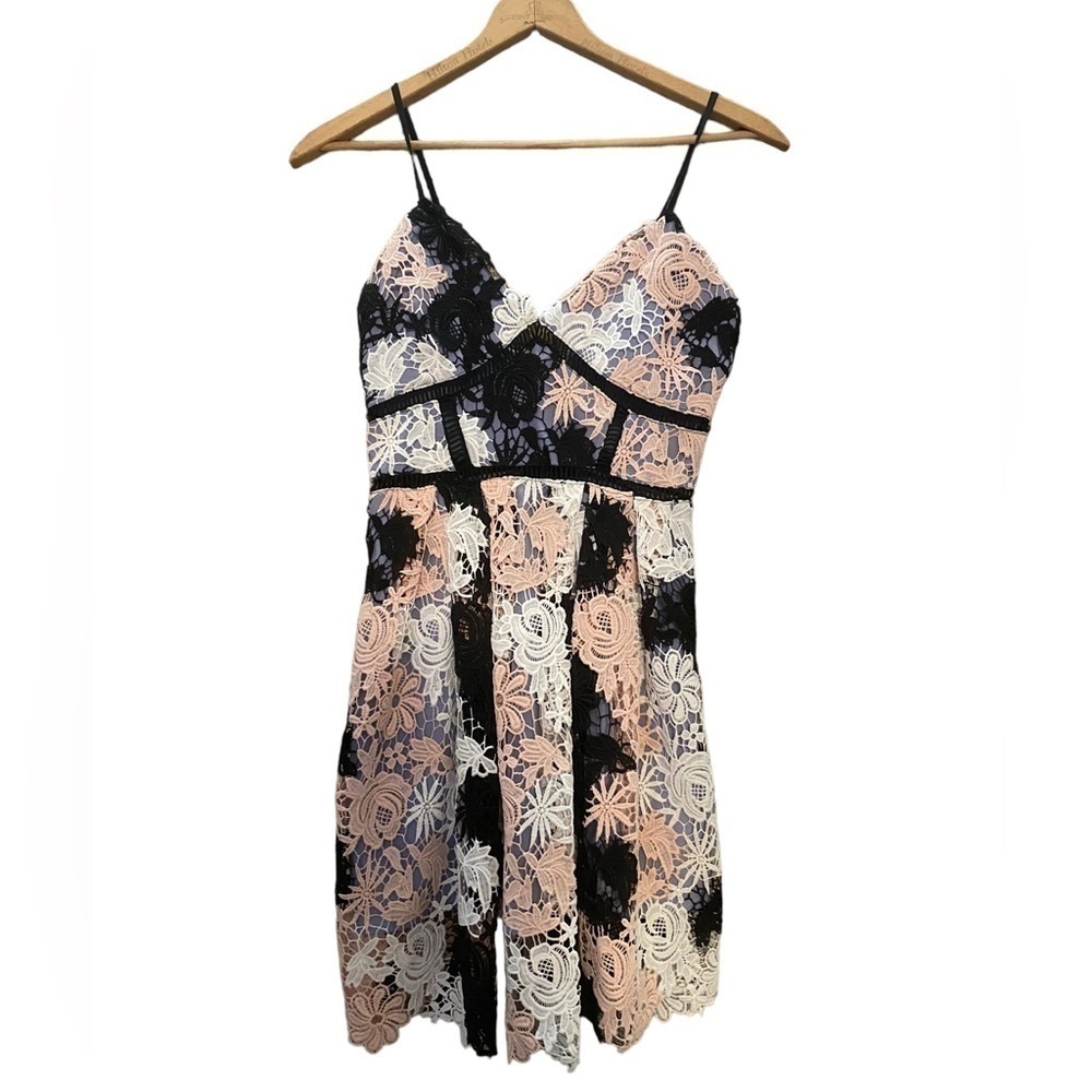 Romeo & Juliet Couture Pink Floral Lace Dress Small